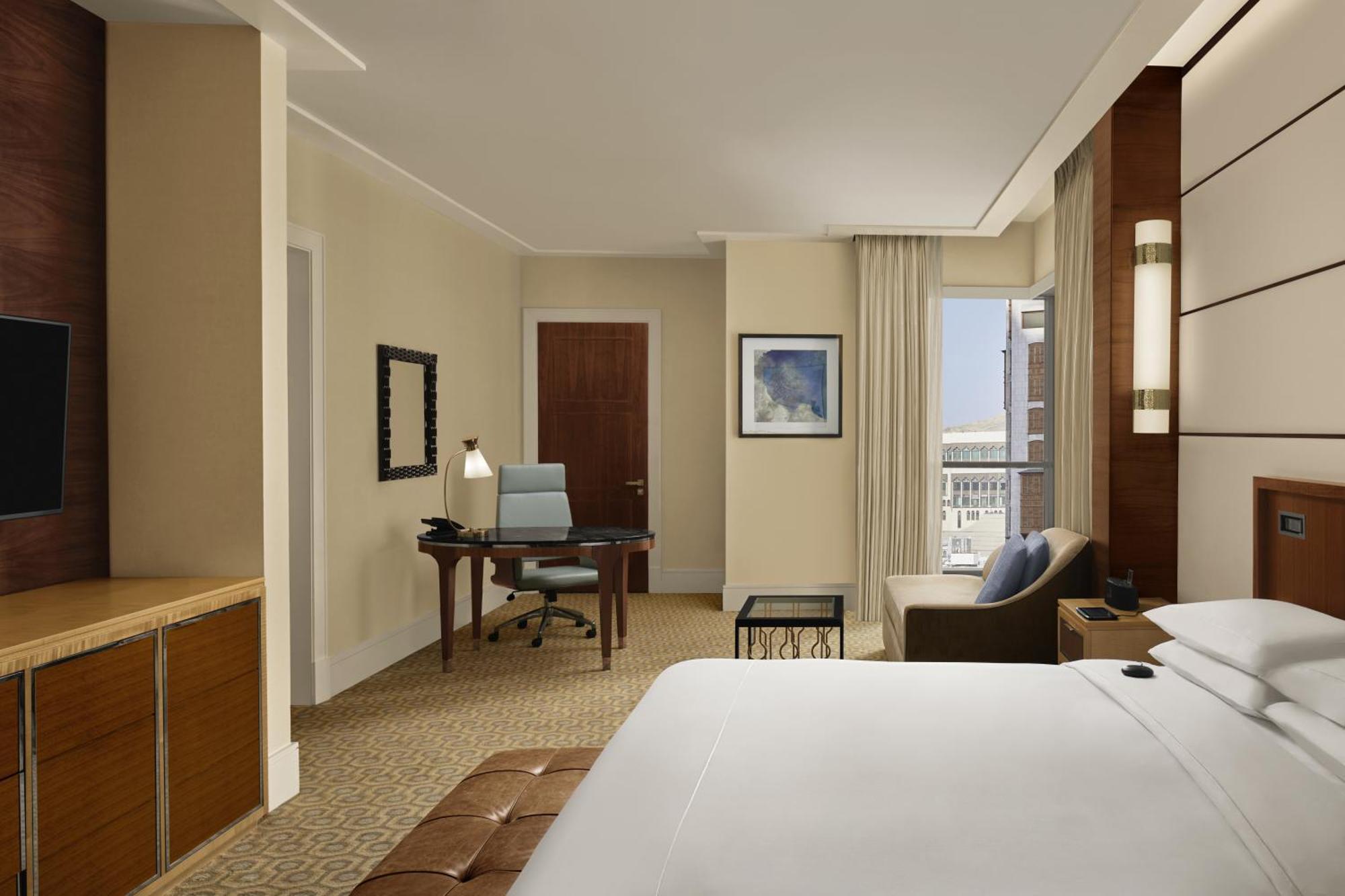 Hotel Conrad Jabal Omar Makkah Mekka Exteriér fotografie A guest room at the hotel